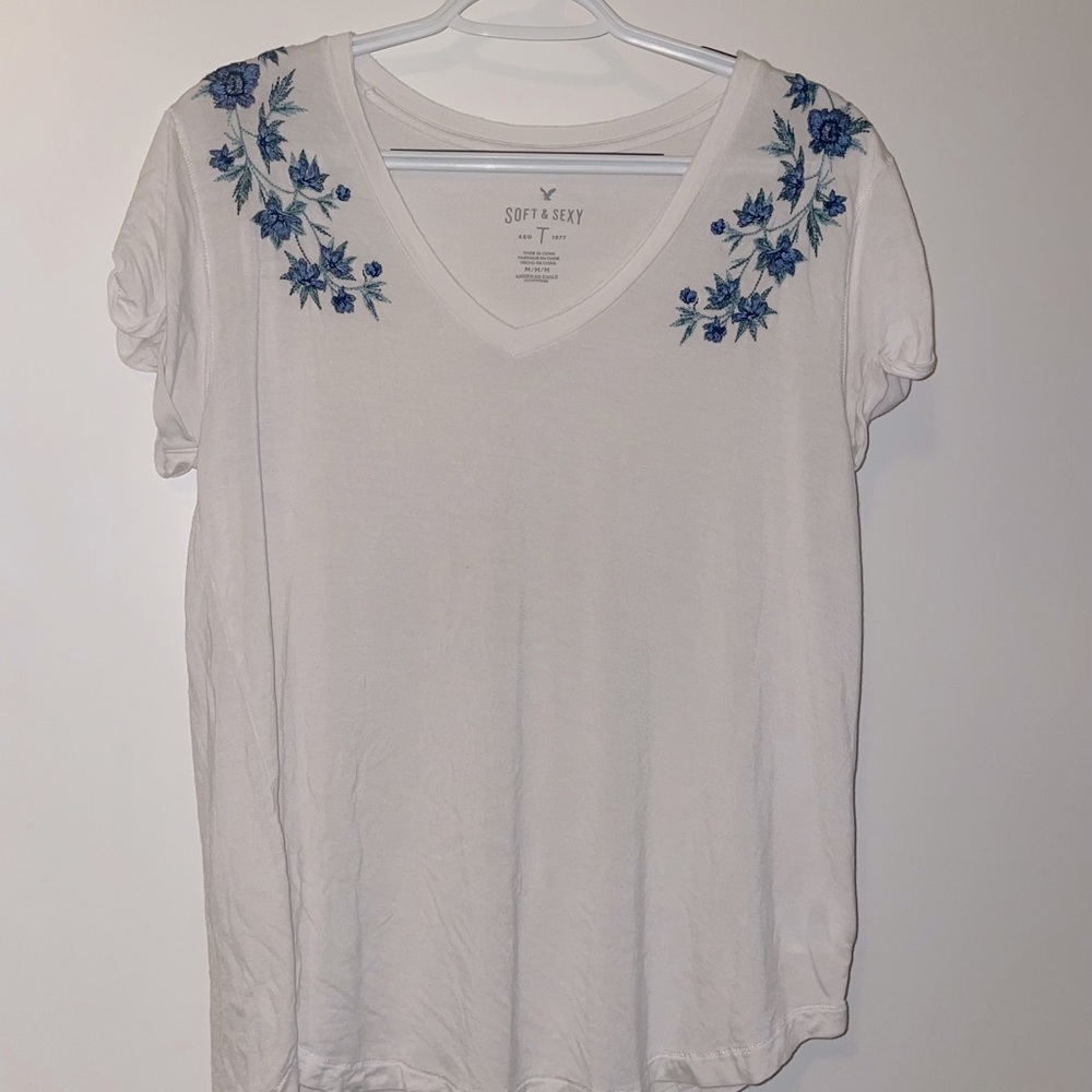 American Eagle soft & sexy T-shirt in medium, white color